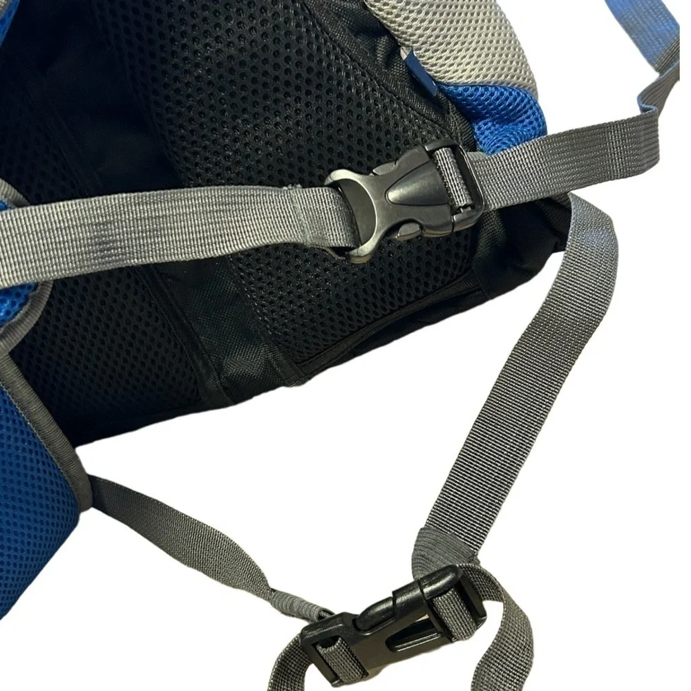 SMALL PET CARRIER BACKPACK BLUE SILVER MESH + WAIST STRAP